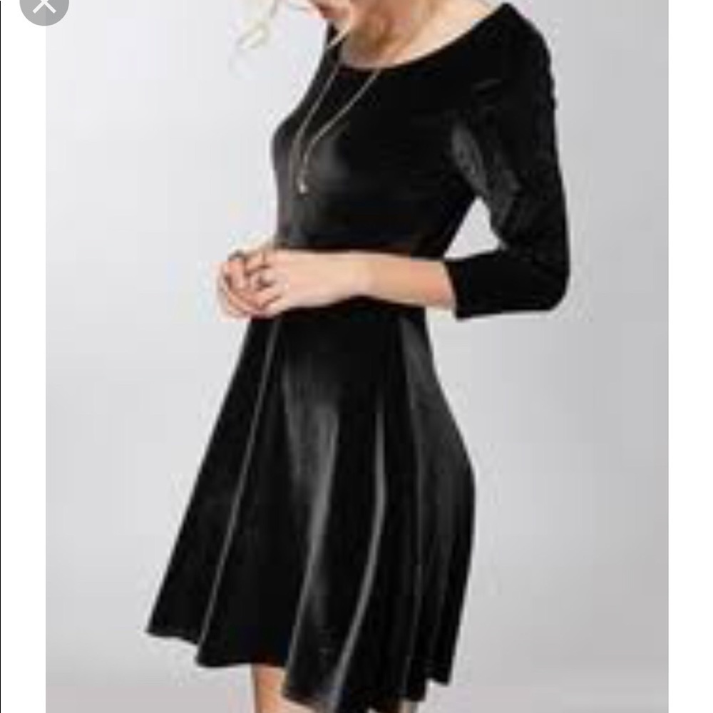 ❗️PRICE DROP❗️Velvet cocktail dress size large